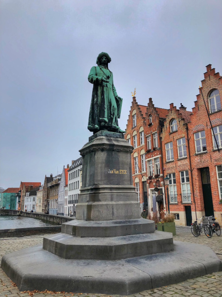 Fotos de Brujas en Flandes, plaza Van Eyck
