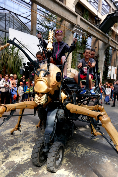 Fotos de Nantes en Francia, Teo y Oriol hormiga mecanica