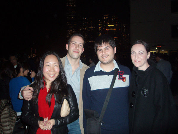 Rena, Javier, Pau y Vero durante la Nochevieja en Hong Kong
