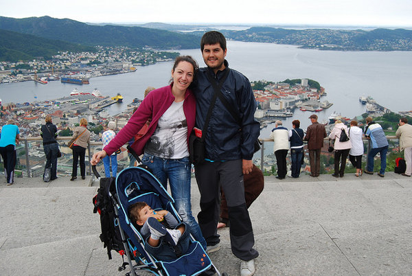 Teo, Vero y Pau en el monte Fløyen de Bergen