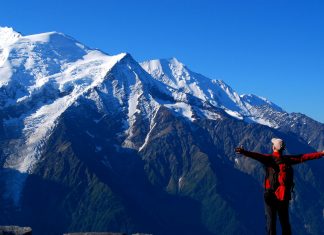 Ignacio Izquierdo frente al Macizo del Mont Blanc