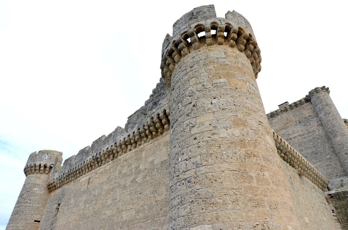 El interesante Castillo de Villafuerte de Esgueva en Valladolid