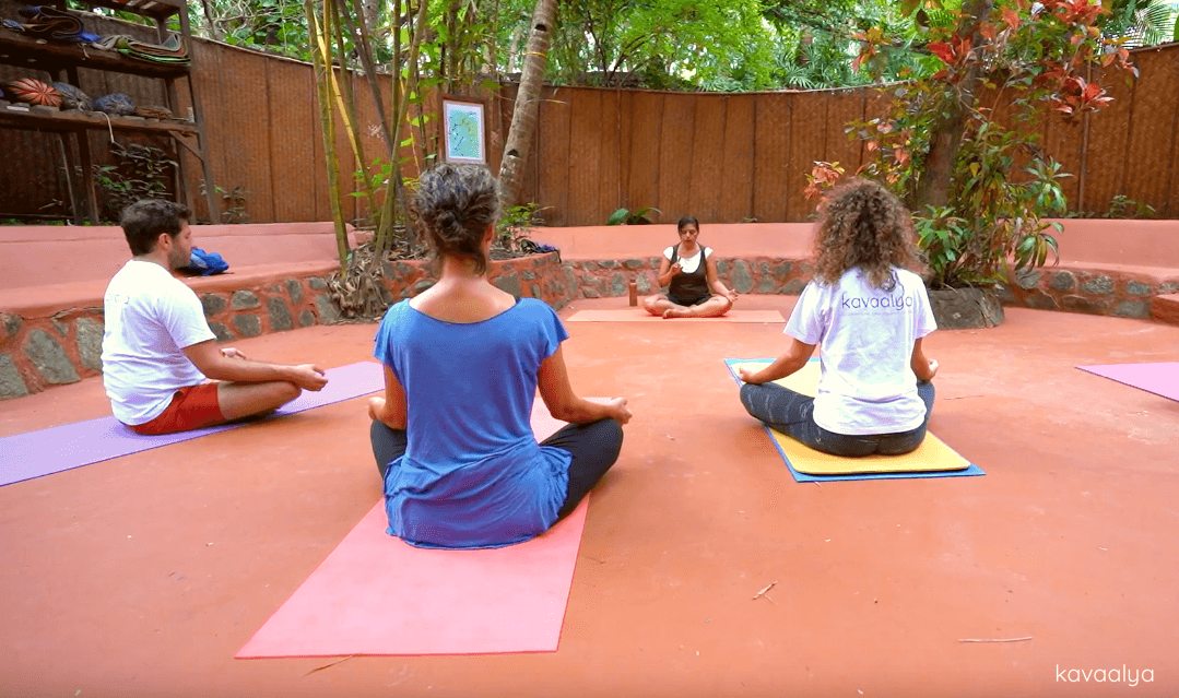 donde hacer yoga en india