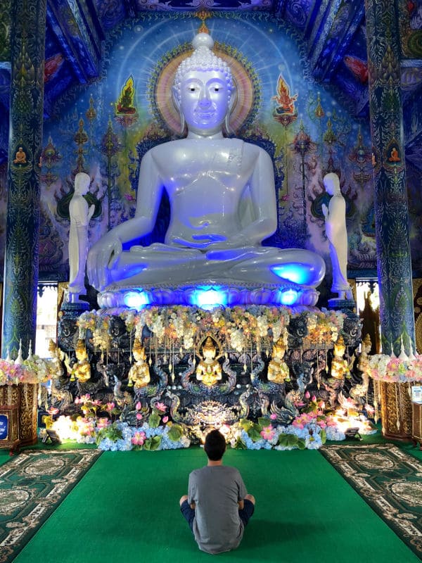 Pau en el templo azul de Chiang Rai