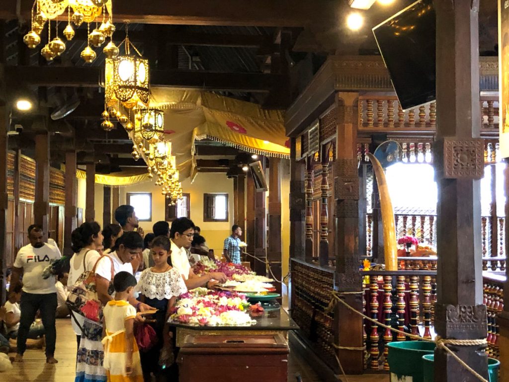Templo del Diente de Buda en Kandy Sri Lanka