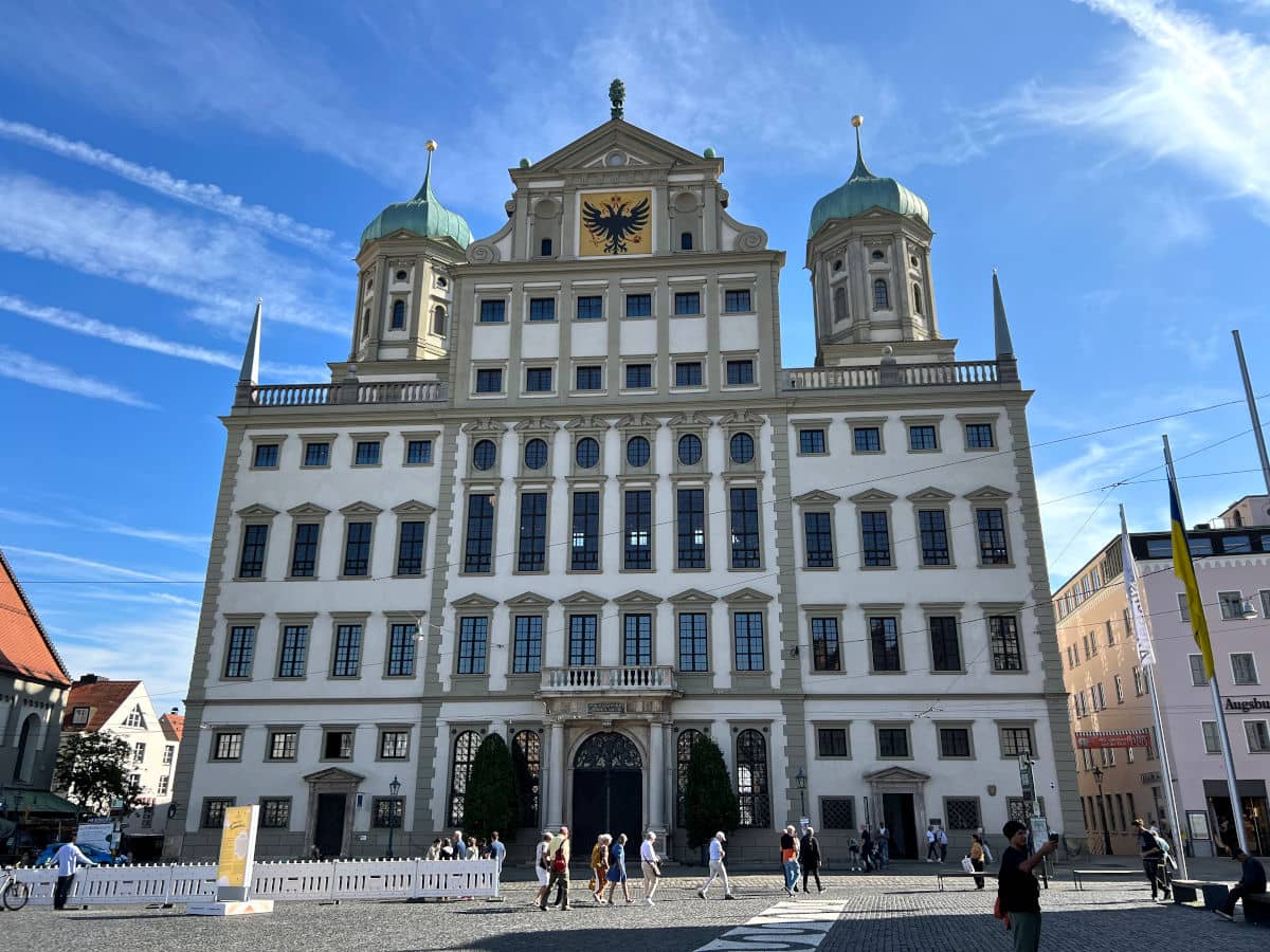 Vista frontal del Ayuntamiento de Augsburgo