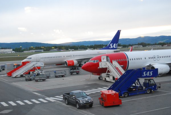 Aviones de SAS en el aeropuerto de Gardermoen en Oslo