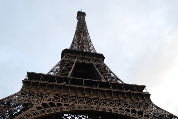 Debajo de la Torre Eiffel de París