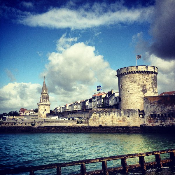 Dos de las torres de La Rochelle