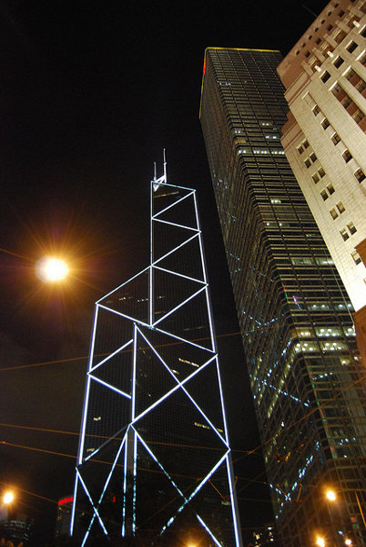 El Bank of China Tower iluminado