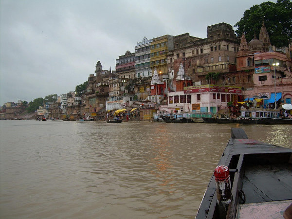 En barcaza por el Ganges