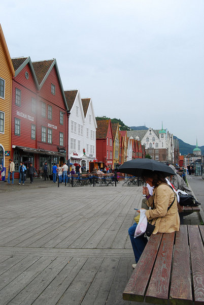 Fachada litoral del barrio de Bryggen en Bergen