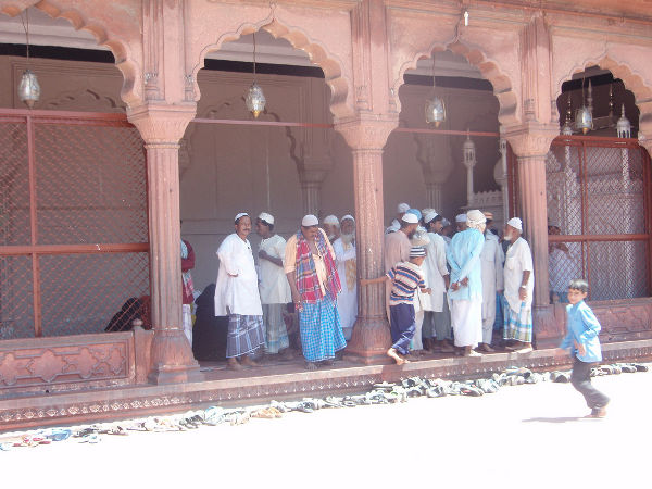 Fieles en Jama Masjid