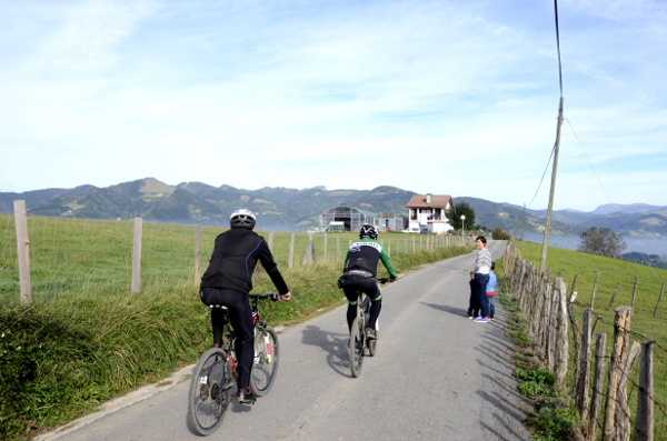 Fotos Goierri - ruta Idiazabal, Vero, Teo, Oriol y ciclistas
