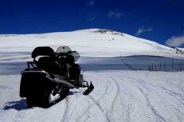 fotos de andorra, moto de nieve en naturlandia