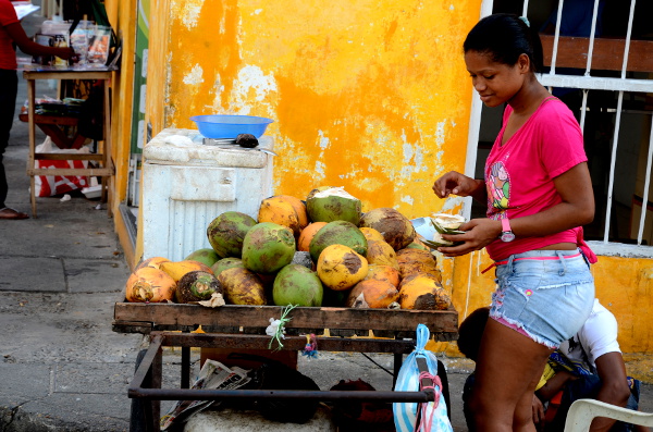 Fotos de Cartagena de Indias, vendedora de Fruta