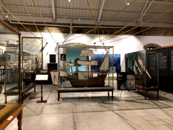 fotos de ferrol en galicia, museo naval