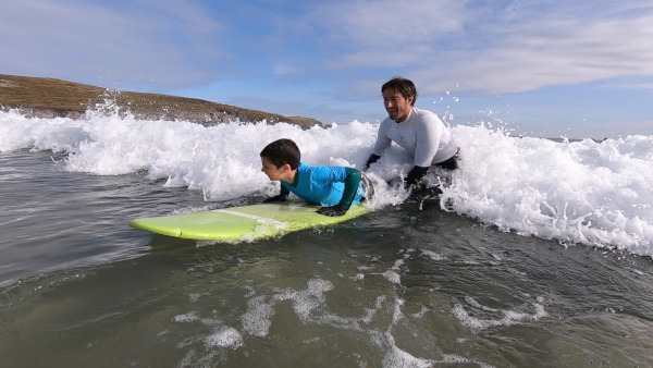 fotos de ferrol en galicia, teo surfeando en valdovino