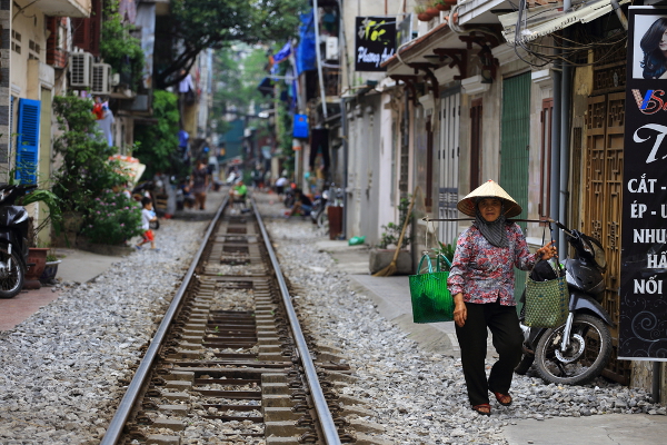 fotos de hanoi en vietnam, vias de tren