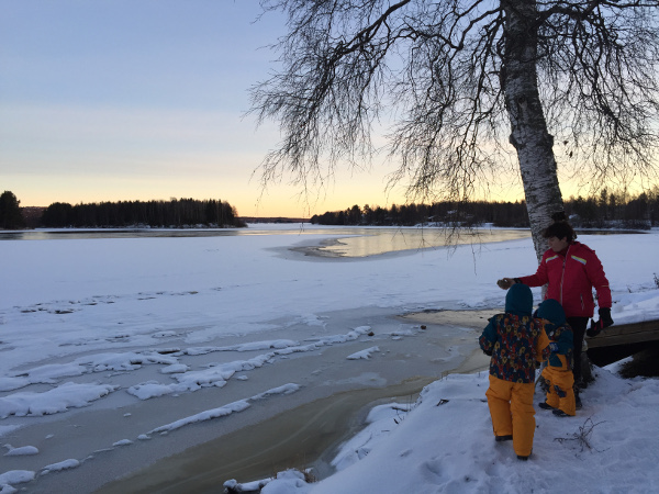 Fotos de Laponia Finlandesa, Teo, Oriol y Vero en el lago