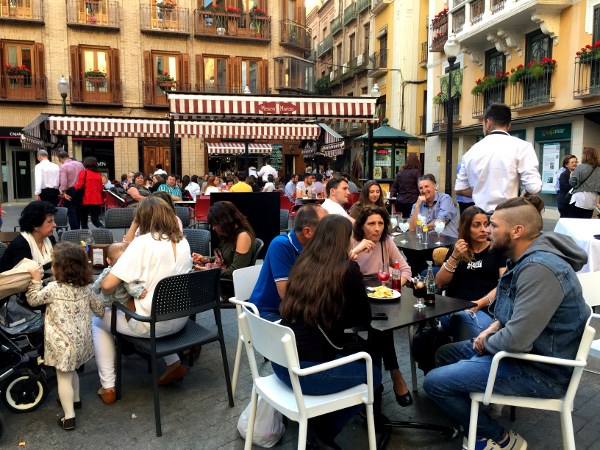 Fotos de Murcia, ambiente en la plaza de las Flores