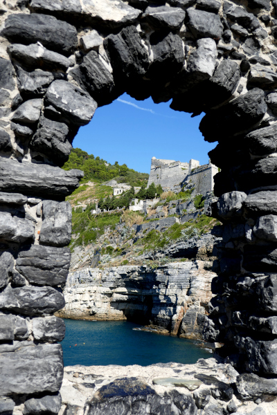 Fotos de Portovenere en Italia, cueva de Byron