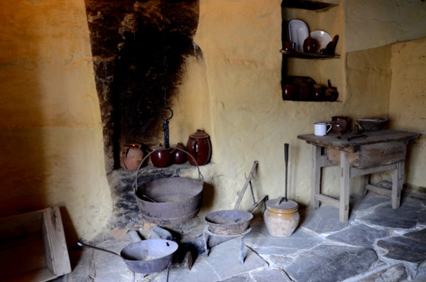 Fotos de Romangordo en Caceres, interior Ecomuseo Casa del Tio Cascoles