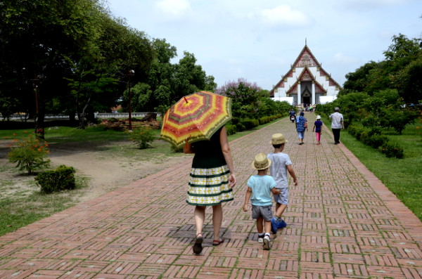 fotos de tailandia, vero, oriol y teo en ayutthaya