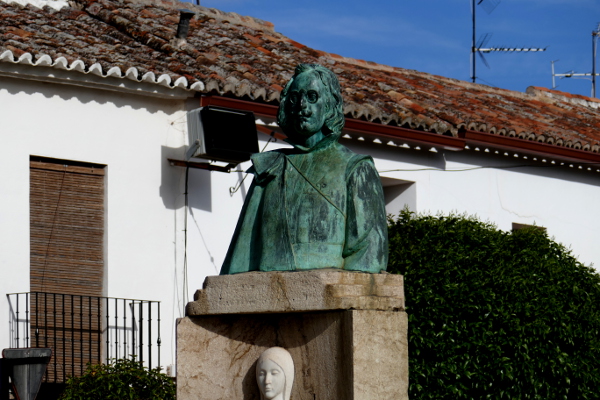 Fotos de Villanueva de los Infantes, estatua de Quevedo