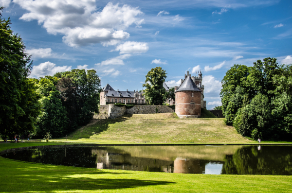 Fotos del Castillo de Gaasbeek en Flandes, reflejo
