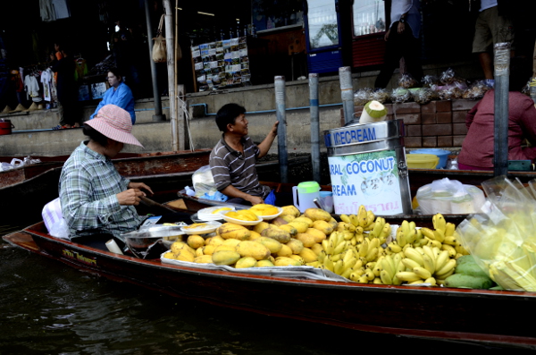 Fotos del mercado flotante de Damnoen Saduak, mangos