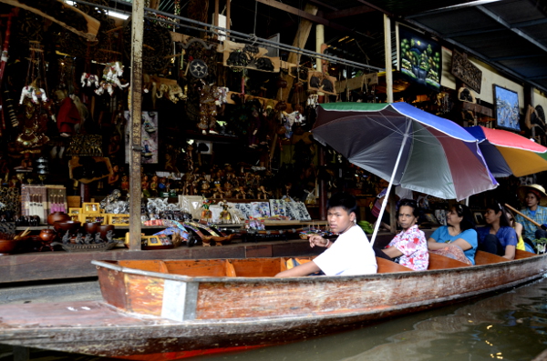 Fotos del mercado flotante de Damnoen Saduak, turistas