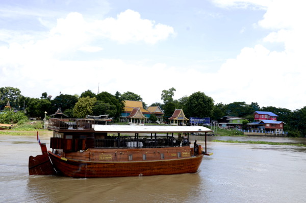 fotos del viaje a tailandia con niños, crucero fluvial