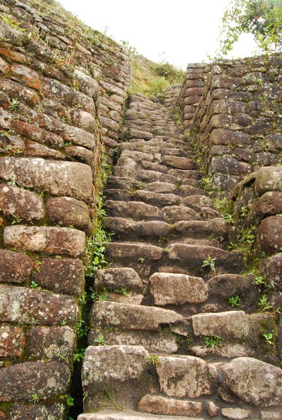 Hacia la cumbre del Huayna Picchu en Machu Picchu
