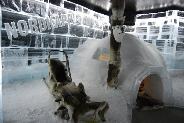 Iglú en el Artico Ice Bar de Laponia Noruega