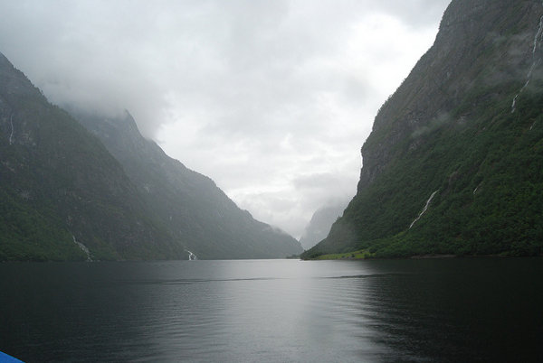 Navegando por los fiordos noruegos Patrimonio de la Humanidad
