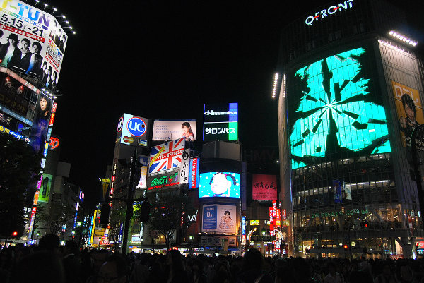Neones en el cruce de Shibuya