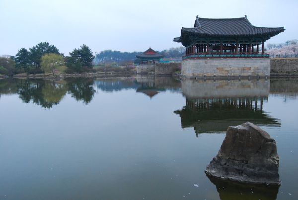 Pabellones del estanque Anapji de Gyeongju