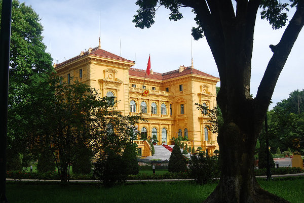 palacio presidencial de hanoi