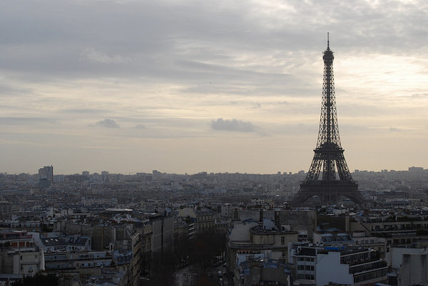 París y la Torre Eiffel desde el Arco del Triunfo