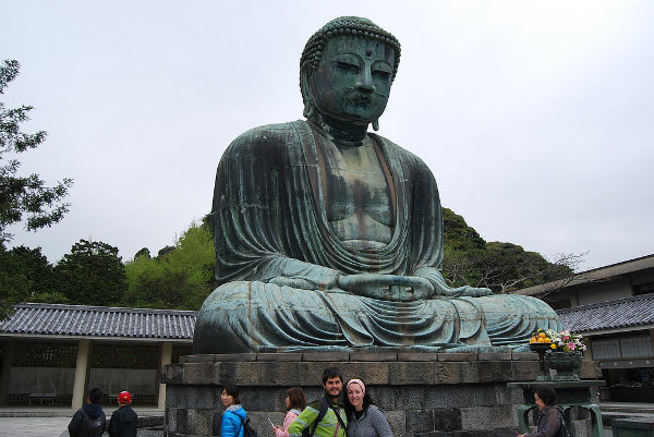 Pau y Vero ante el Daibutsu de Kamakura