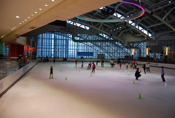 Pista de patinaje sobre hielo en los grandes almacenes Shinsegae de Busan