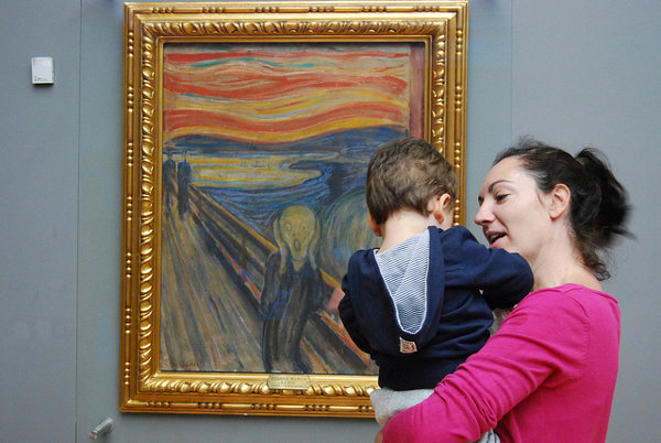 Teo y Vero ante El grito de Edvard Munch