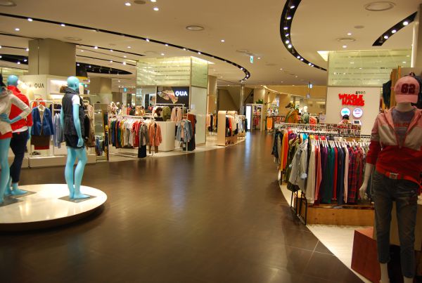 Tiendas de ropa en los grandes almacenes Shinsegae de Busan