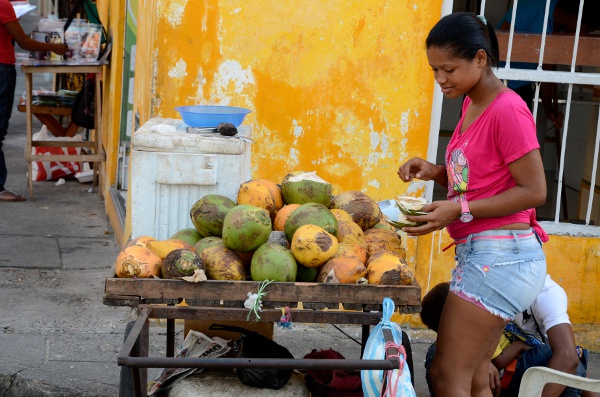 Vendedora de fruta en Cartagena de Indias