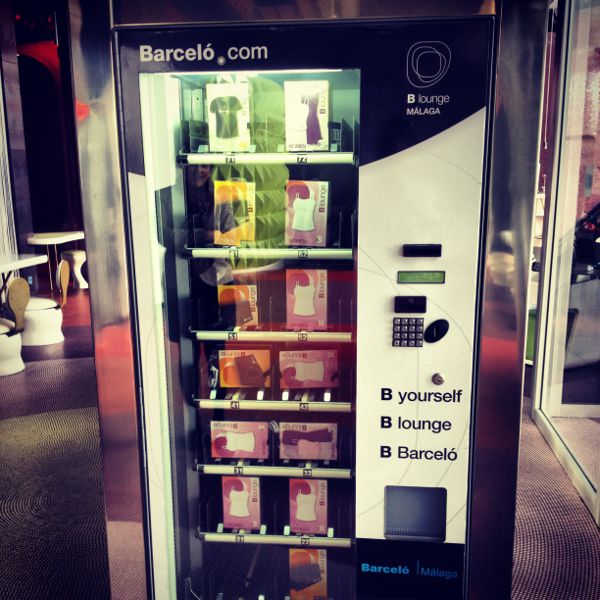 Vending machine de pijamas en el Barceló Málaga