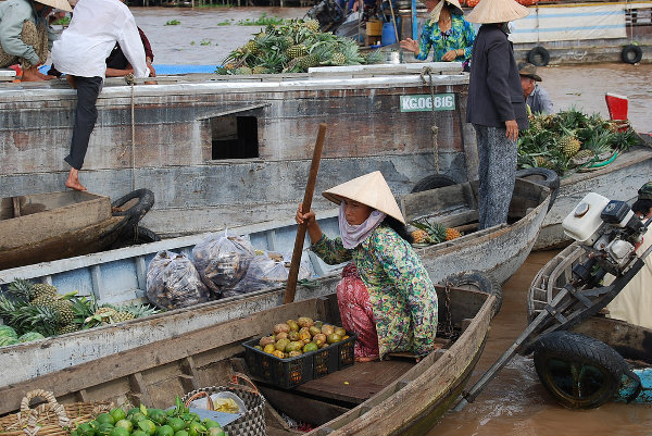 Verdulera en el mercado flotante de Cai Rang